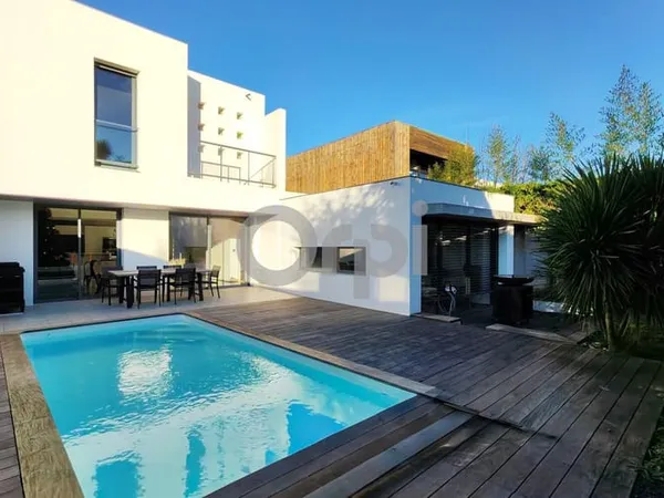 Maison 5 pièces 180 m² 