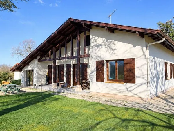 Maison 5 pièces 208 m²