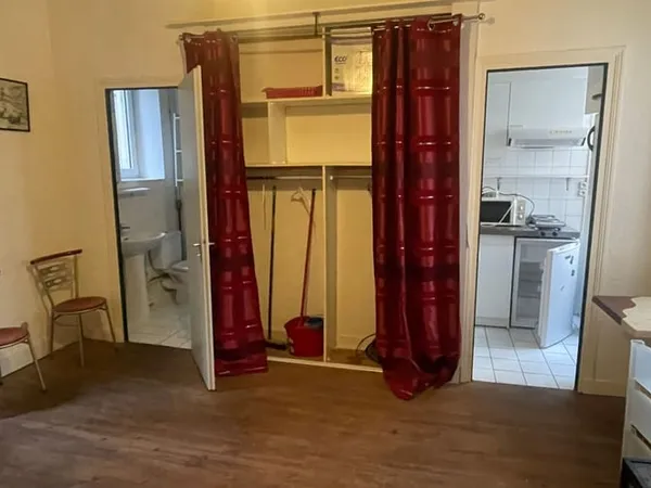 Studio 1 pièce 22 m² 