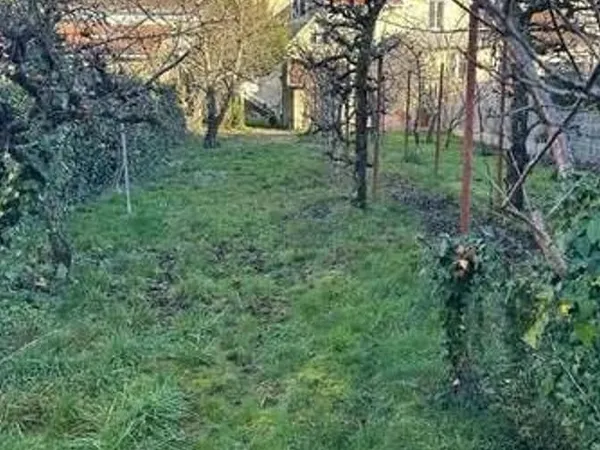 Terrain 181 m² 