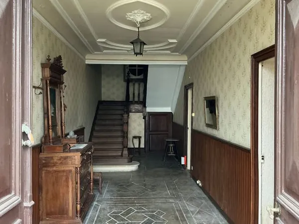 Maison 7 pièces 254 m²