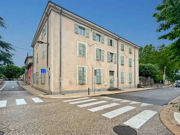 Immeuble 16 pièces 590 m²
