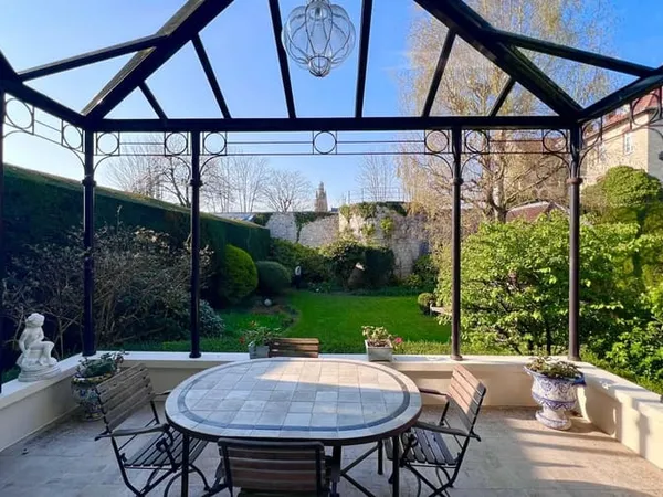 Maison 5 pièces 300 m²