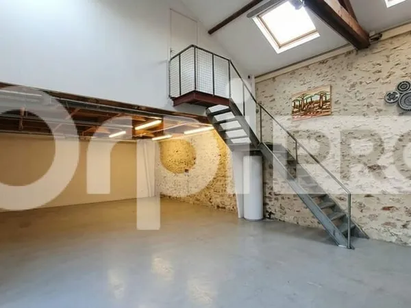 Local d'activité 120 m²