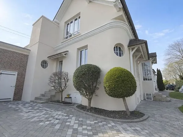 Maison 6 pièces 203 m²
