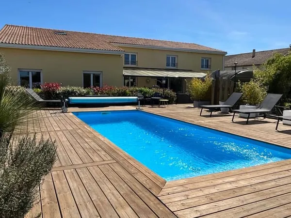 Maison 7 pièces 279 m²