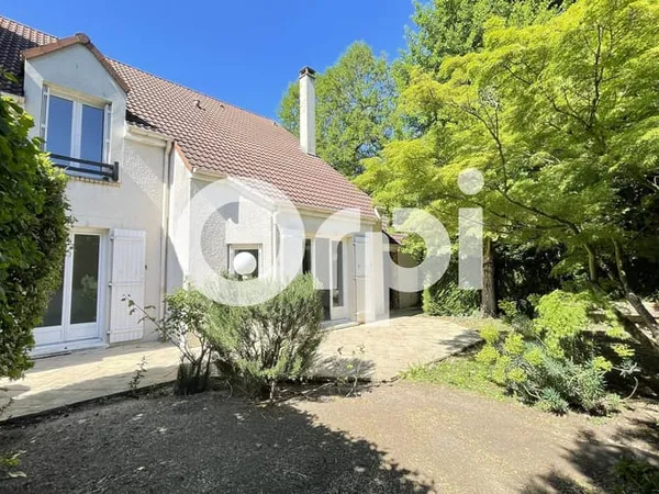 Maison 8 pièces 136 m²