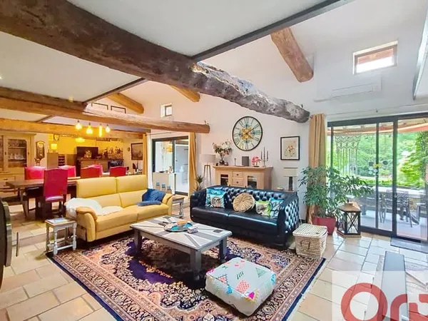 Maison 5 pièces 203 m²
