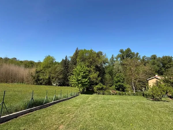 Terrain 1000 m²