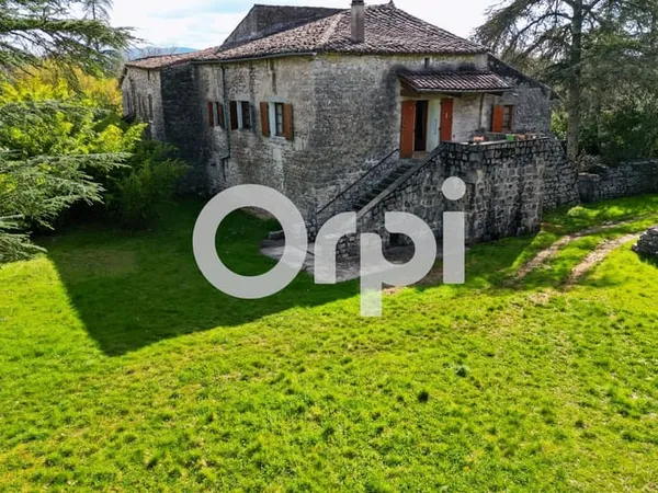 Maison 8 pièces 228 m²