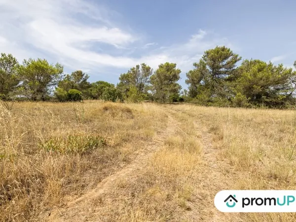 Terrain 8952 m²