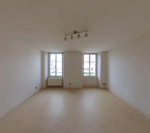 Votre agence France Loire vous propose cet APPARTEMENT sur la commune de CHARENTON-DU-CHER