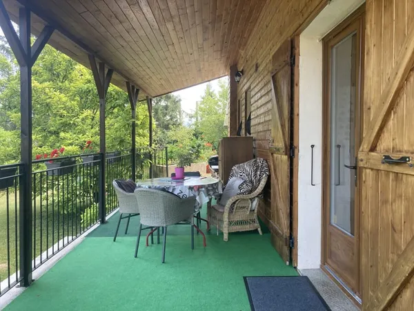 A 10 min AMBERIEU EN BUGEY - Villa T7 de 208 m2 sur terrain de 1 244 m2