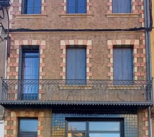 MAISON DE VILLE T7 200M2/ COUR/ GARAGE - Hyper centre L'Isle en Dodon / INVESTISSEUR
