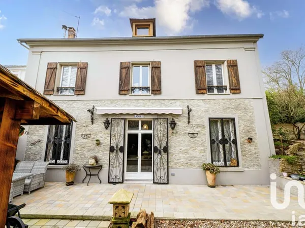 Maison 6 pièces 225 m²