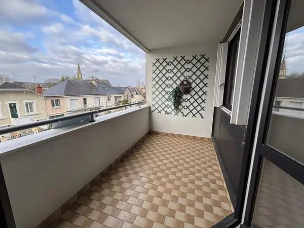 LA RICHE CENTRE - APPARTEMENT T4 AVEC GARAGE