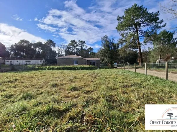 Terrain 901 m²