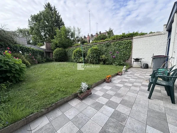Maison 8 pièces 253 m²