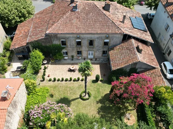 Maison 8 pièces 265 m²
