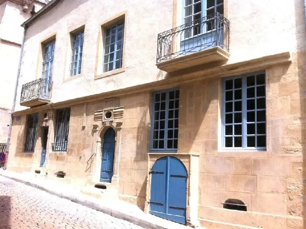 Maison 10 pièces 400 m²