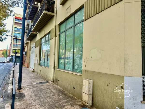 Bureaux 348 m²