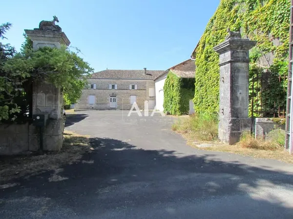 Maison 7 pièces 210 m²
