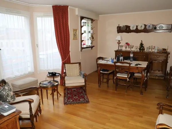A VENDRE 2P 44M2 BON ETAT LES HESPERIDES RUEIL-VILLAGE A RUEIL-MALMAISON