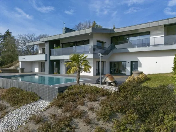 Maison 5 pièces 355 m²