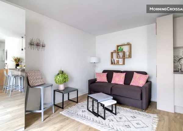 Beau studio avec balcon à Paris