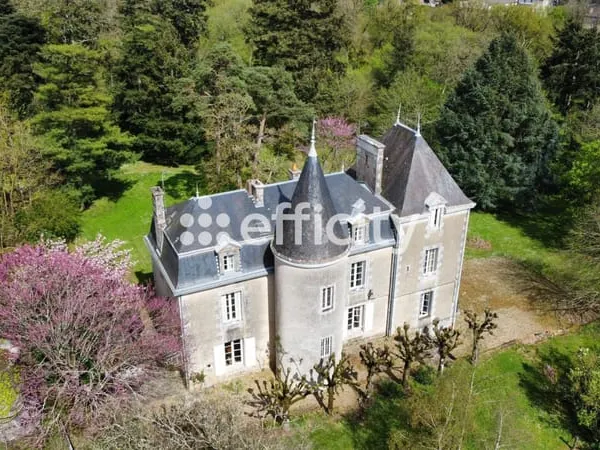 Bien d’exception Vente Latillé 22p 602m² 740000€