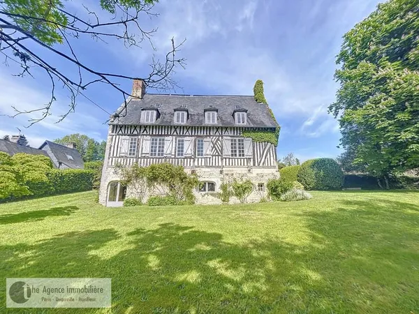 Maison 10 pièces 253 m²