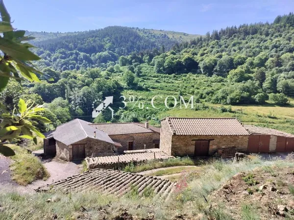 Propriété en pierre de 195m2 habitables et toutes ses dépend