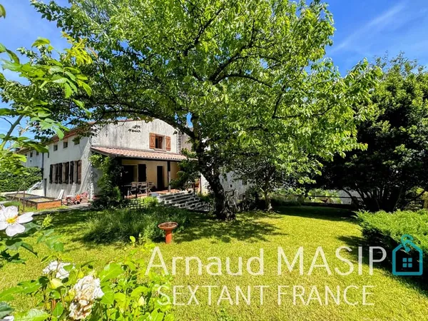 MAISON D'EPOQUE, BEAUX VOLUMES, JARDIN, TERRASSE, GARAGE
