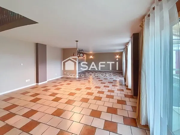 Maison 7 pièces 175 m²