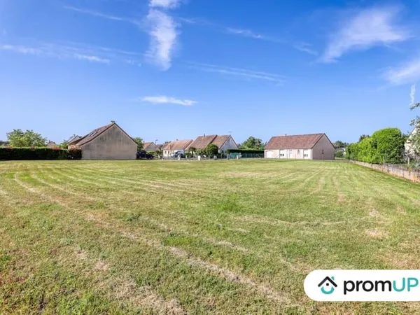 Terrain 715 m²