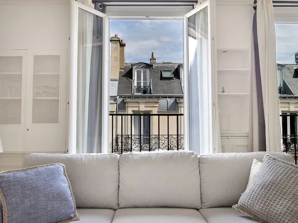 Etoile Lauriston Balcony