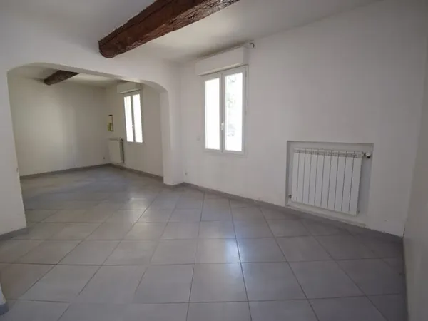 Maison avec local pro en plein centre d'Aubignan Idéal vie de famille + activité
