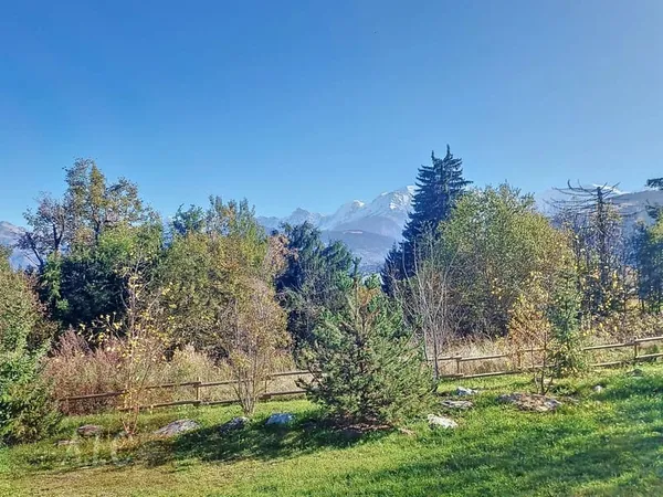 Terrain 1975 m²