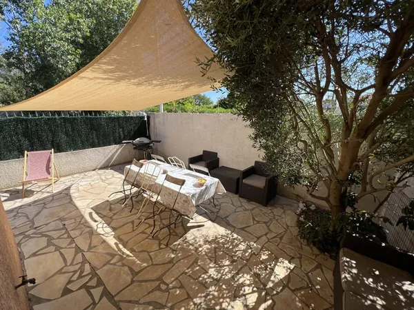 PAVILLON RESIDENCE AVEC PISCINE