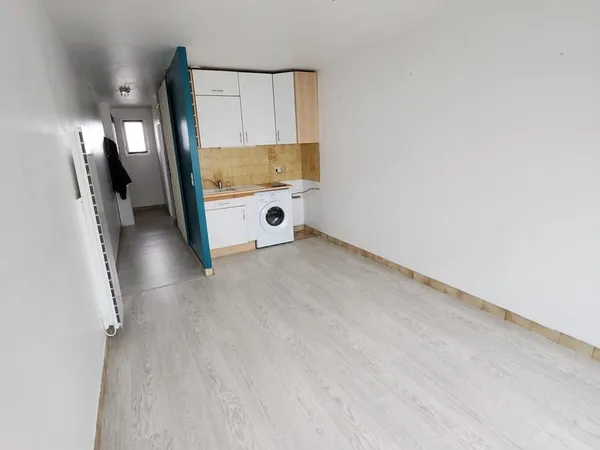 Studio 1 pièce 27 m²