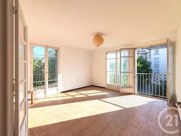 Appartement 2 pièces 64 m²