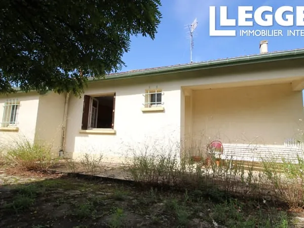 A delightful 3-bedroom property with enormous potential & walking distance to a popular village