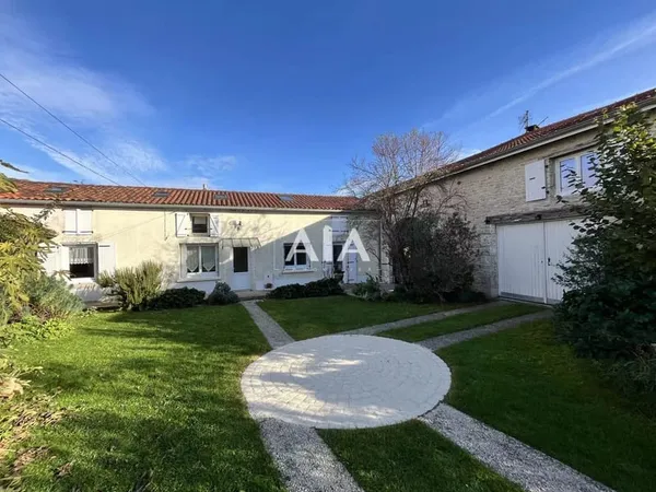 Maison 8 pièces 255 m²
