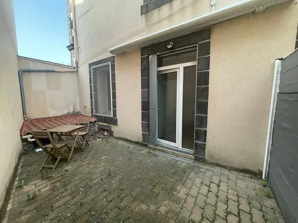 Studio Meublé trés bon état
