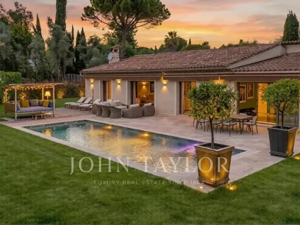 Belle villa californienne avec 5 chambres à louer à Mougins - Piscine chauffée