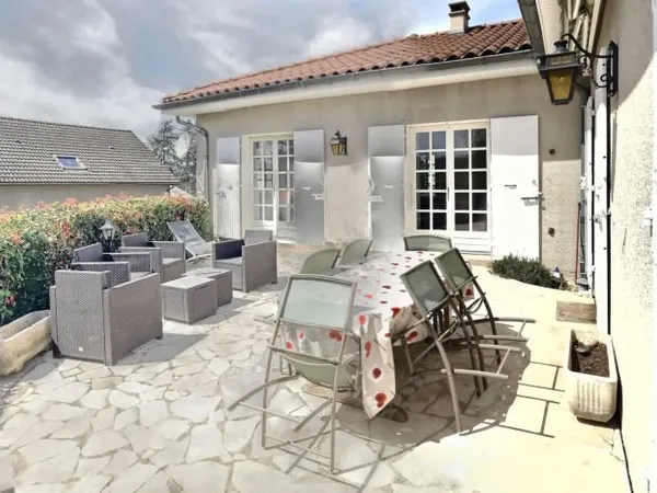 Maison 7 pièces 222 m²