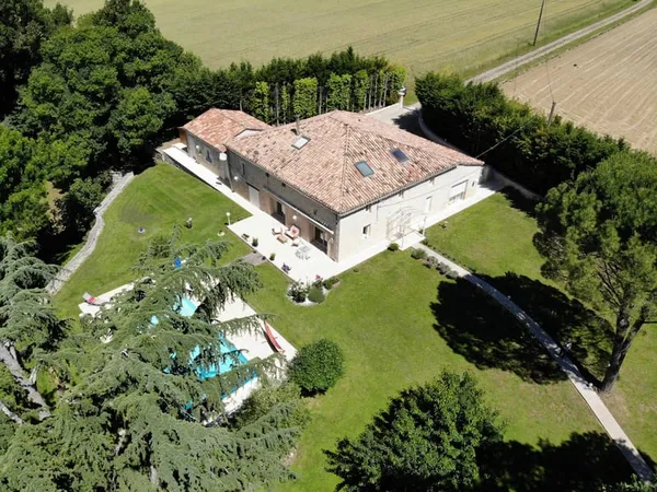 Maison 8 pièces 291 m²