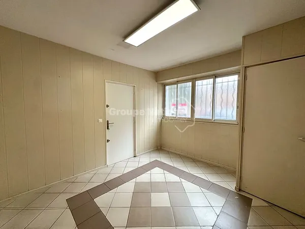 Local d'activité 3 pièce(s) - 68 M2 - LE LUC