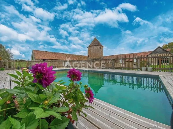 Maison 17 pièces 318 m²