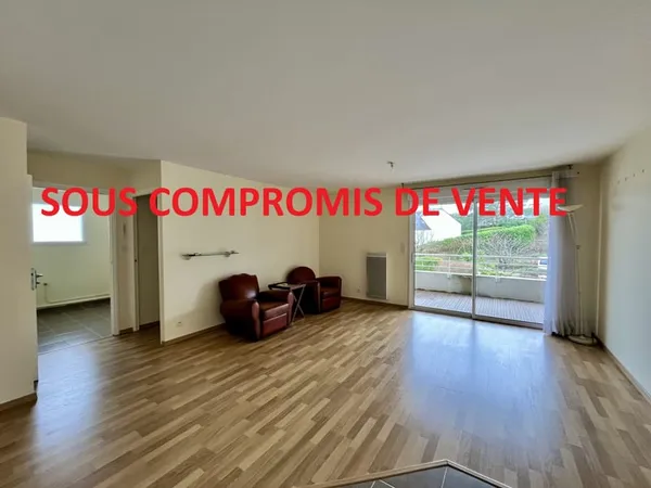LE BONO, MOCQUARD Immobilier vous présente cet appartement idéalement situé le village !